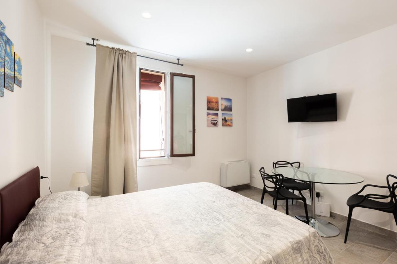 Goito 4, Bologna By Short Holidays Buitenkant foto